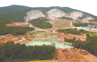 汤山假山瀑布完工前试水